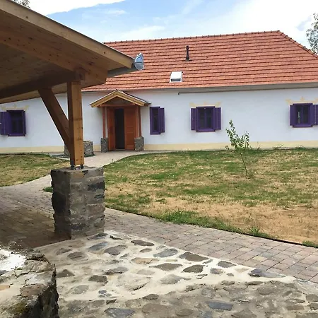 Sadhana Yoga Retreat Centre Vendégház *