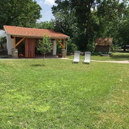 Sadhana Yoga Retreat Centre Vindornyalak